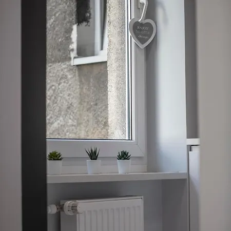 Wlr - Hoza Iii * Варшава